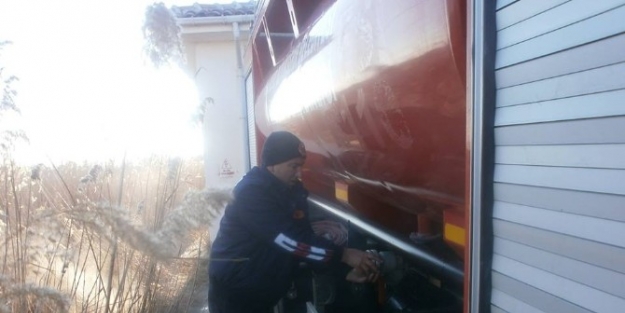 Dona Karşı Edremit İtfaiyesinden İlginç Çözüm