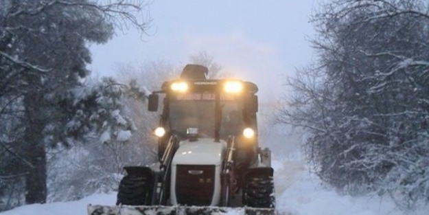 Gördes Belediyesi Karla Mücadelesini Sürdürüyor