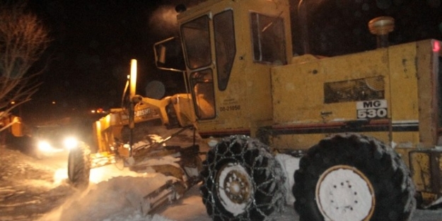 Ardahan’da Tipide Mahsur Kalan Vatandaşları Özel İdare Ekipleri Kurtardı