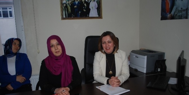 13 Yıl Sonra Ak Parti Kadın Kollarını Bıraktı