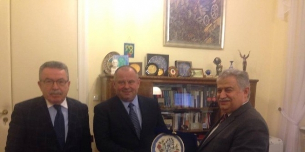 Neü İle Varşova Üniversitesi Arasında Anlaşma İmzalandi