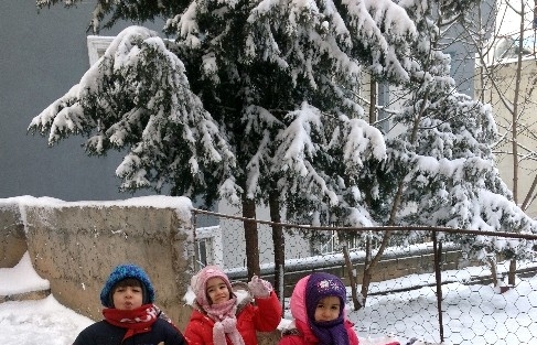 Midyat’ta Kar Yağışı Nedeniyle Okullar Tatil Edildi