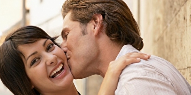 Zorla öpmeye 2.5 yıl hapis