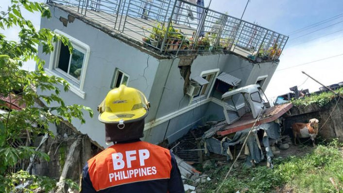 Filipinler’de 7 büyüklüğünde deprem!