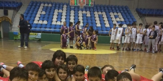 Bahçeşehir Koleji Küçük Erkek Basketbol Takımı Edirne Şampiyonu Oldu