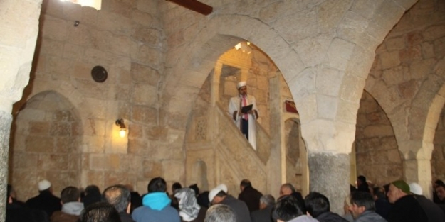 Adana’da Suriyeli Sığınmacılar İçin Cuma Hutbesi Okundu