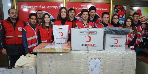 Evi Yanan Aileye Kızılay El Uzattı
