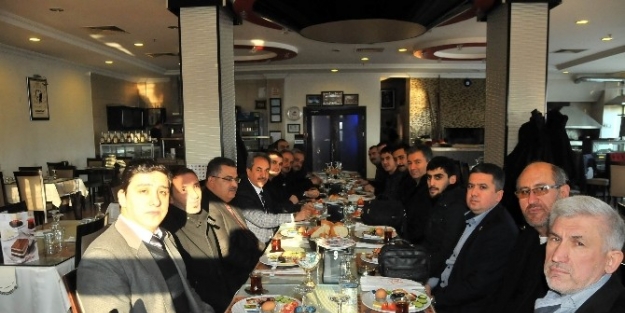 Başkan Akkaya Gazetecilerle Kahvaltıda Buluştu