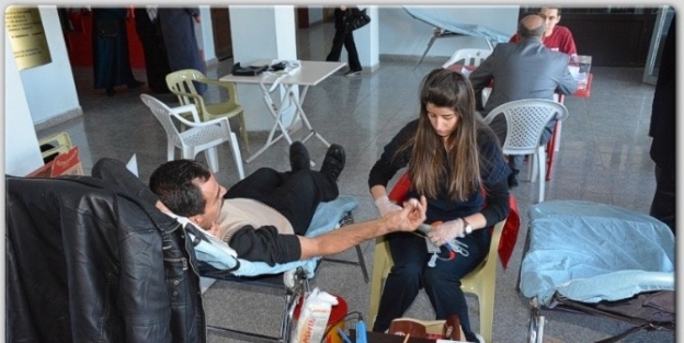 Özel İdare Personeli Kan Bağışında Bulundu