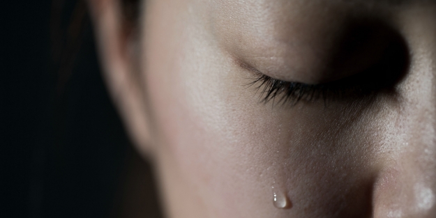 17 yaşındaki kıza herkesin ortasında tecavüz etti