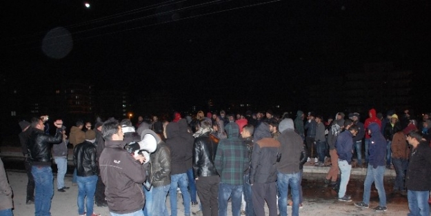 Öğrencilerin “yurt Zammı“ Eylemi