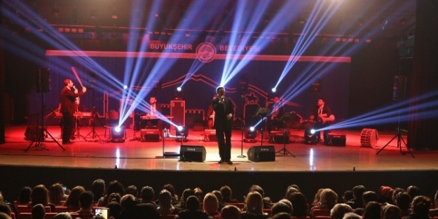 Ayhan Aşan’dan Muhteşem Konser