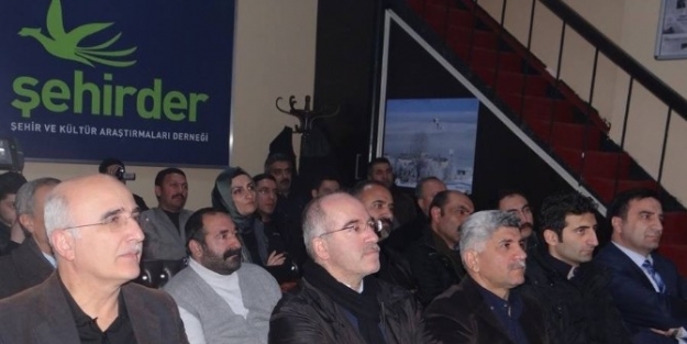 Burjuva Aydınları Sosyalist Gerçekçi Olamaz