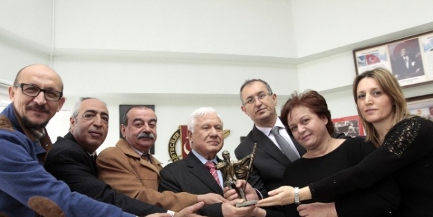 İzmirli Gazeteciler 10 Ocak’ı Kutladı