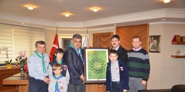 İzcilerden Başkan Özgüven’e Ziyaret