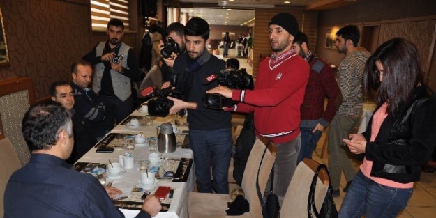 Sağlık Emekçileri Sendikası Basın Mensuplarıyla Bir Araya Geldi