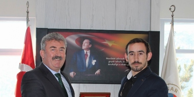 Koyulhisar Belediye Başkanı Epsileli, Gazeteciler Gününü Kutladı