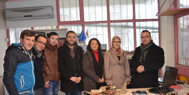 Ak Parti’den İha Kula Muhabirine Ziyaret