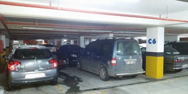 Yoğun Kar Yağışı Belediye Otoparkını Doldurdu