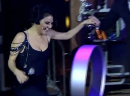 Göksel'in Beyaz Show'daki zor anları