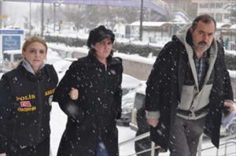 Sevgilisini bıçaklayan kadın gözaltında