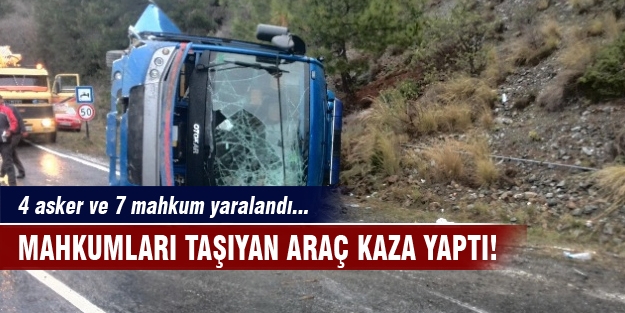 Mahkumları taşıyan araç devrildi