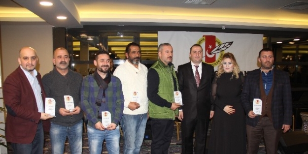 Emektar Gazetecilere Plaket