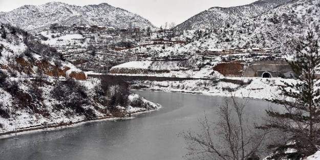 Gümüşhane’de Soğuk Hava Baraj Dondurdu