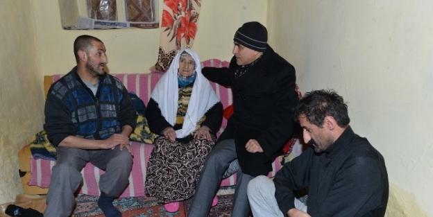 Yakutiye Belediye Başkanı Yoksul Evlerin Kapısını Çaliyor