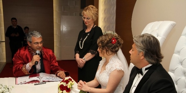 Karşıyaka’da ‘naklen Nikah’ Dönemi