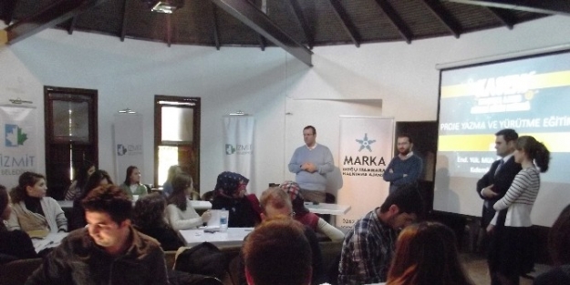 Gençlere Proje Yazma Eğitimi Verildi
