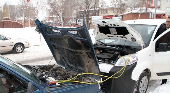 Buz Üstünde Halay Çektiler