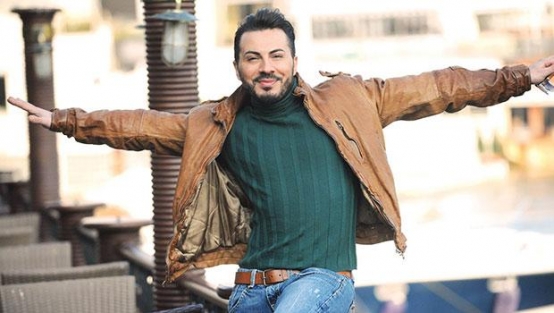 Ünlü şarkıcıdan sünnet itirafı!