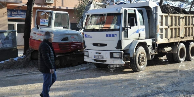 Orhangazi'de kar sanrası bakım!