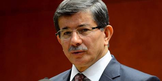 Ahmet Davutoğlu'ndan Fransızca 'Charlie Hebdo' tweeti