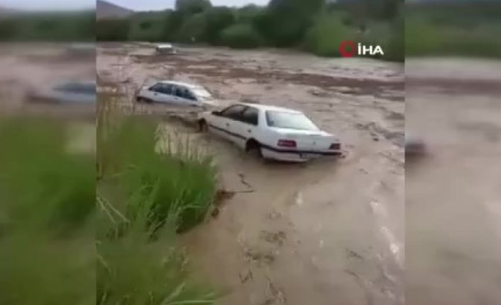 İran'da sel felaketinde ölü sayısı 20'ye yükseldi