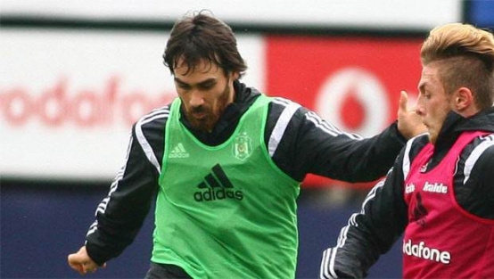 Veli Kavlak kararını verdi!