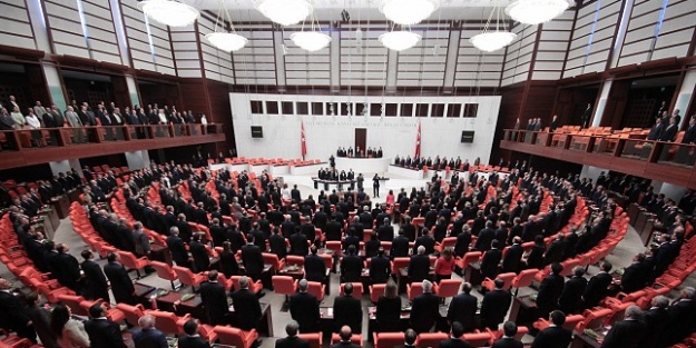 AK Parti'den vekillerine 'Cuma' uyarısı