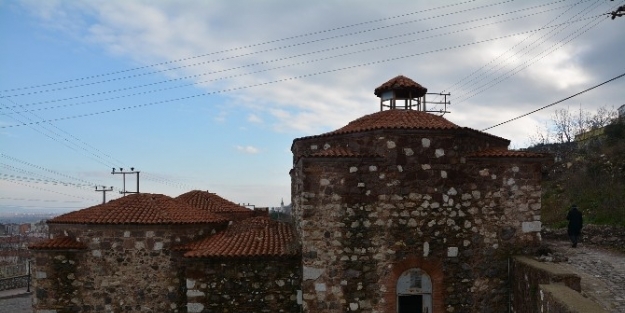 Tarihi Hamama Şehzadeler Belediyesi Sahip Çikti