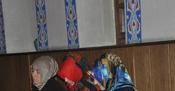 Bayanlar Sohbet Ve Namazda Buluştu