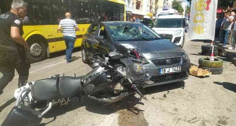 Bursa'da kaza! Yunus polisleri ile otomobil çarpıştı