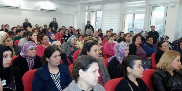 Koçarlı’da Aile İçi İletişim Seminerleri Devam Ediyor