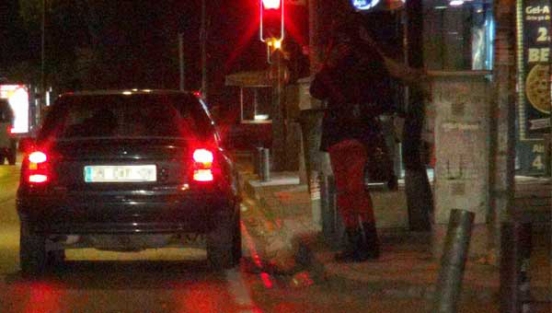 En işlek caddede akılalmaz fuhuş pazarlığı