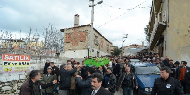 Deve Güreşinde Vefat Eden Kişi Toprağa Verildi