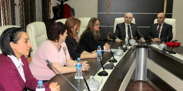 “anne Üniversitesi” Projesi İle Annelere Üniversitede Eğitim Verilecek