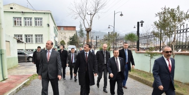 Şehzadeler Belediyesinin Eğitime Desteği Sürecek