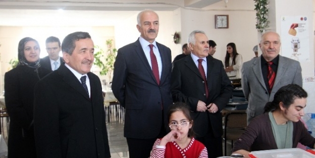 Büyükşehir, Engelli Öğrencileri Sevindirdi