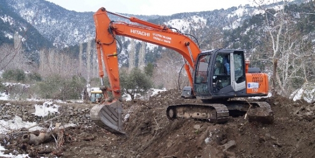 Aski, Gencellidere’de Yaraları Sarıyor