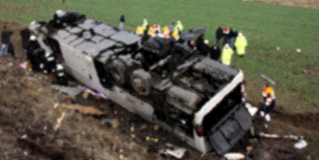 Afyon'da otobüs kazası! Çok sayıda yaralı var...