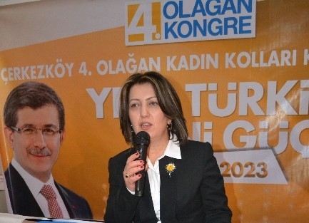 Ak Parti Çerkezköy İlçe Teşkilatında 13 Yıllık Kadın Kolları Başkanı Görevini Devretti